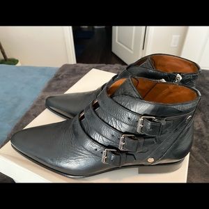 Mens Givenchy Cracked Leather pointed toe ankle boots size size US 9 EU 42